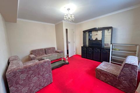 2 bedroom maisonette for sale, Willow Tree Lane, Hayes, UB4 9BL