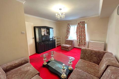 2 bedroom maisonette for sale, Willow Tree Lane, Hayes, UB4 9BL