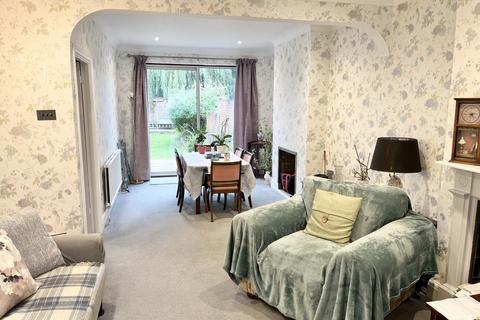 220 Boston Road, London, W7 2AD