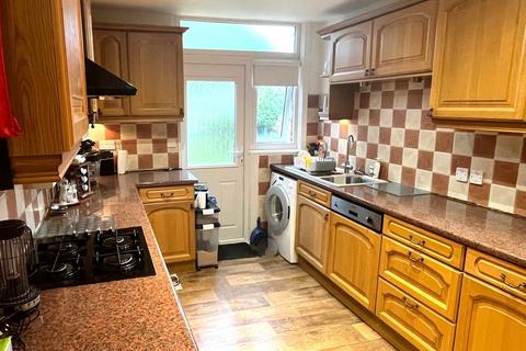 220 Boston Road, London, W7 2AD