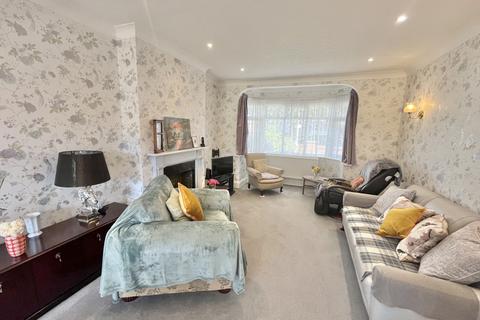 220 Boston Road, London, W7 2AD
