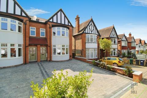 5 bedroom semi-detached house for sale, London N3