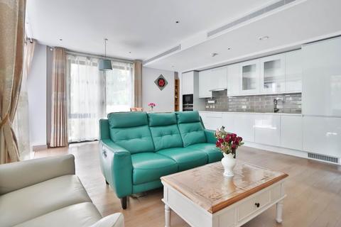 4 bedroom apartment for sale, Drapers Yard, London