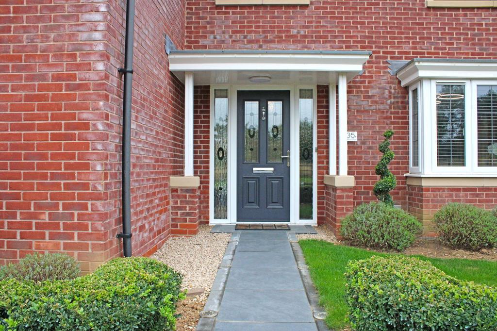 Dodgson Close, Cawston, Rugby, CV22 4 bed detached house for sale £