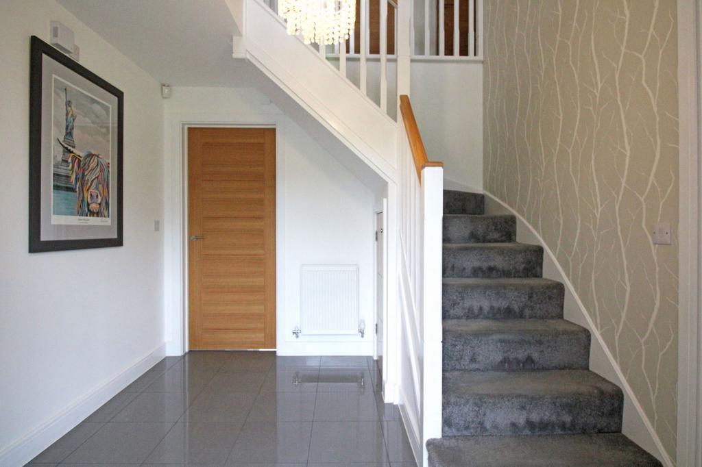 Dodgson Close, Cawston, Rugby, CV22 4 bed detached house for sale £