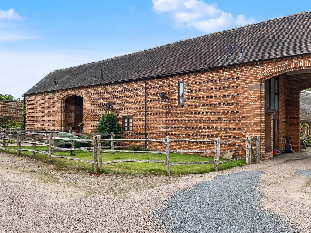 Dunley Dunley, Stourport-On-Severn 2 bed barn conversion - £925 pcm (£213 pw)