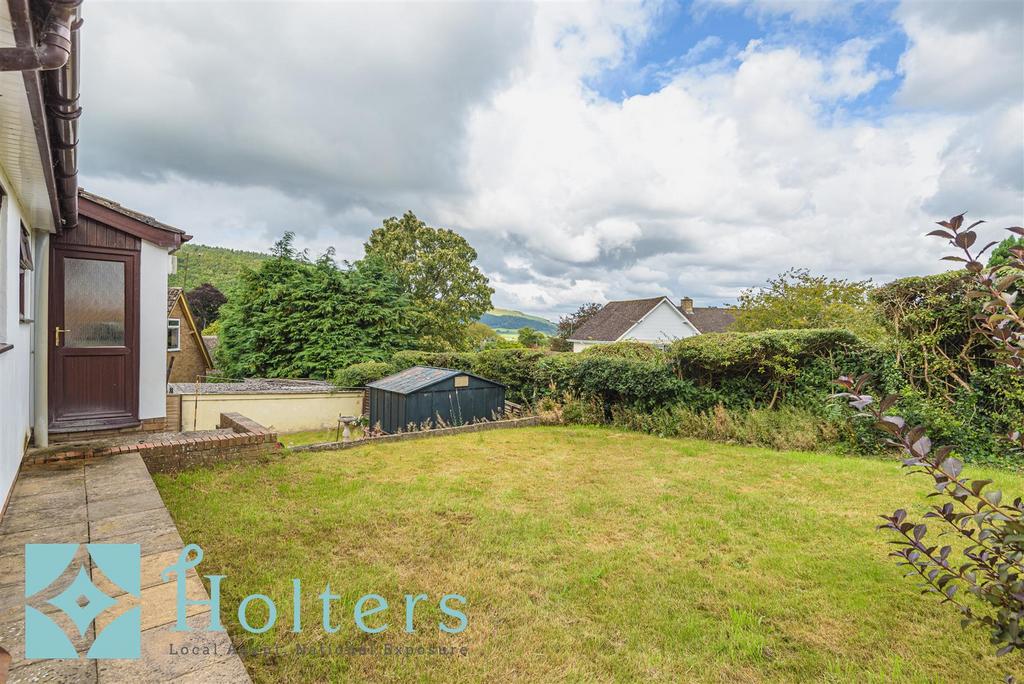 16 Underhill Crescent, Knighton-4.jpg