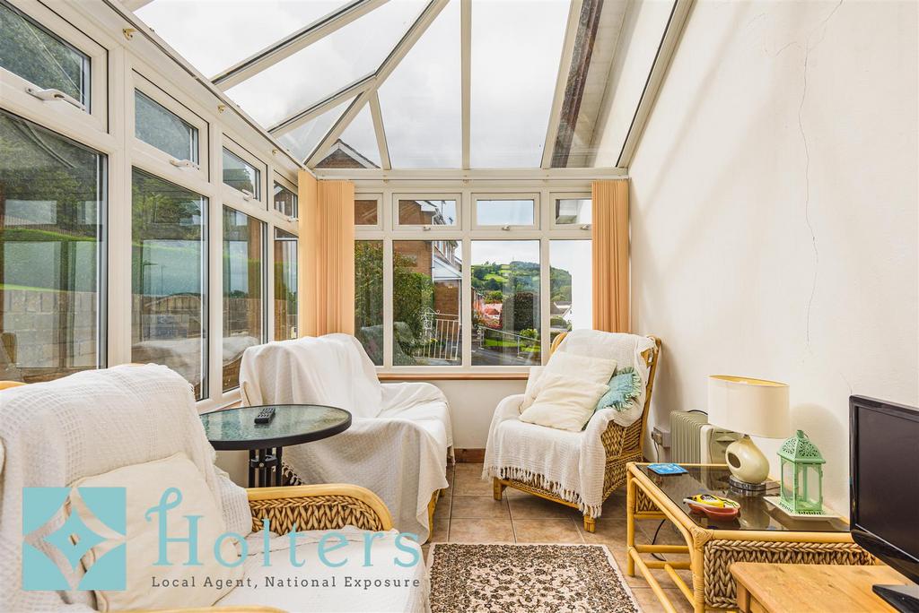 16 Underhill Crescent, Knighton-14.jpg