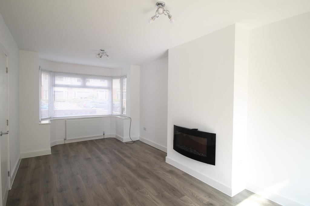 Willowbank Avenue, Blackpool FY4 3 bed terraced house to rent £895