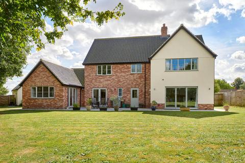 4 bedroom detached house for sale, Broadacre Drive, Attleborough NR17