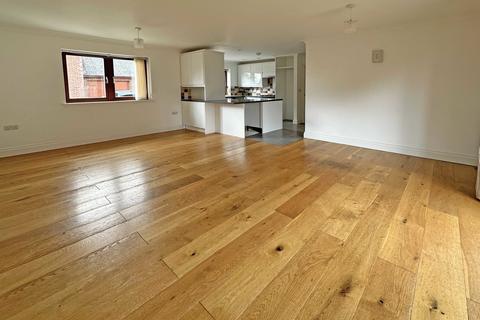 26 Rougemont Court, Exminster, Exeter, EX6 8TQ