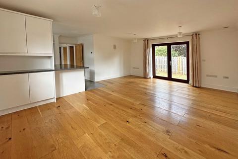26 Rougemont Court, Exminster, Exeter, EX6 8TQ