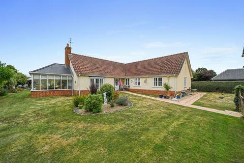 4 bedroom detached bungalow for sale, Stewart Field, Stowmarket IP14