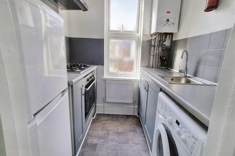 2 bedroom maisonette to rent, London E11