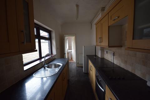 2 bedroom terraced house to rent, Bond Street, Tunstall