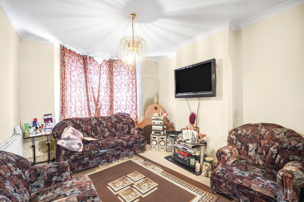 Hampton Road, Croydon 3 bed end of terrace house for sale £325,000