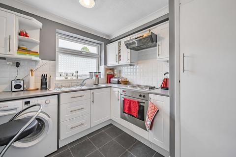 Flat 5, 25 Brambledown Road, Wallington, SM6 0TH