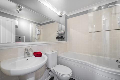 Flat 5, 25 Brambledown Road, Wallington, SM6 0TH