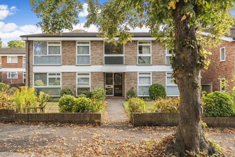 Flat 5, 25 Brambledown Road, Wallington, SM6 0TH