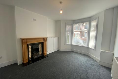 3 bedroom terraced house to rent, Ruskin Rd, Crewe