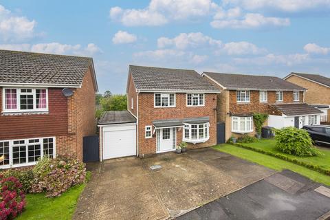 4 bedroom detached house for sale, Pages Close, Heathfield