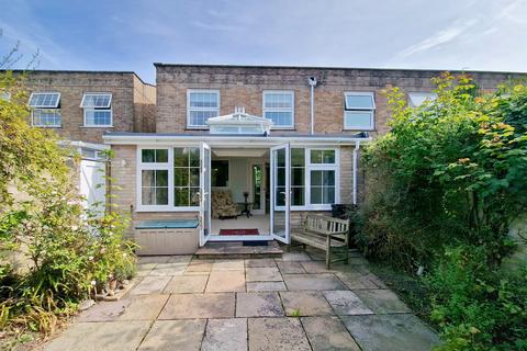 2 bedroom end of terrace house for sale, Courtenay Place, Lymington SO41