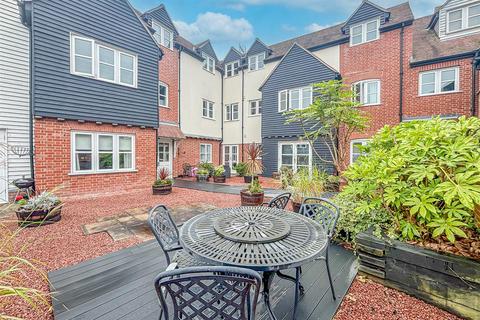 1 bedroom flat for sale, Hoymans Wharf, High Street, Benfleet, Benfleet SS7