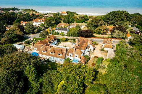 3 bedroom terraced house for sale, Overstrand