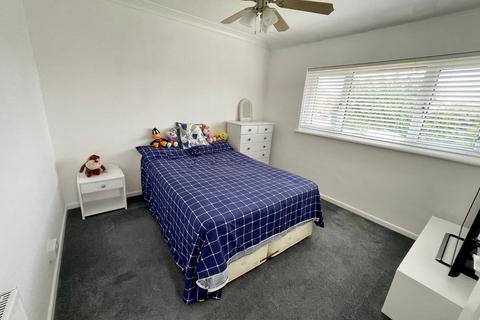 123 Kitchener Crescent, Poole, BH17 7HZ