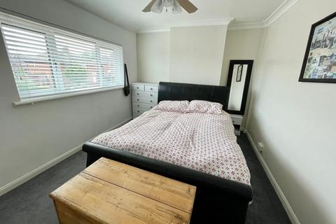 123 Kitchener Crescent, Poole, BH17 7HZ