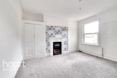 3 bedroom flat to rent, Manor Road, Westcliff-on-Sea