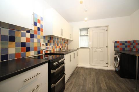 3 bedroom terraced house to rent, Pentland Close, Peterlee