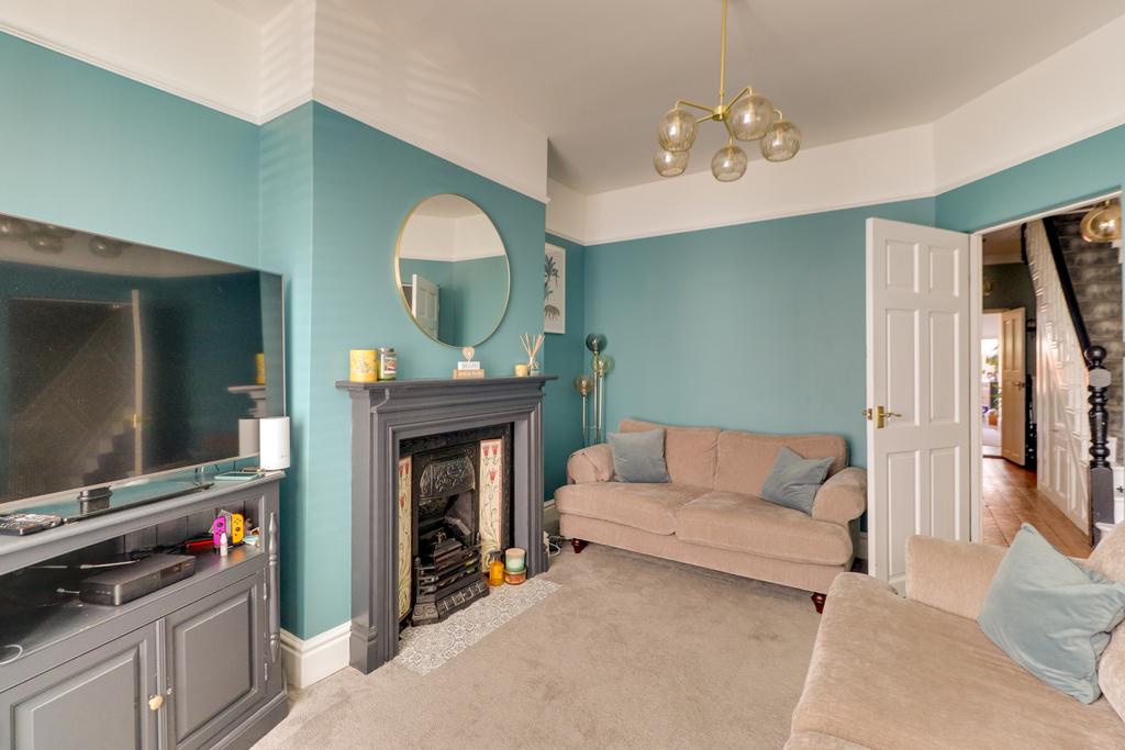 Beresford Road, Portsmouth 3 bed terraced house for sale £305,000