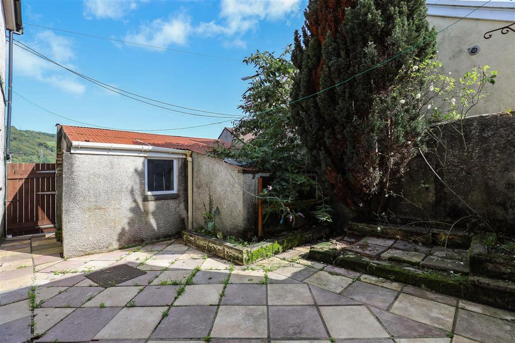 Bridge Street, Treforest, Pontypridd 4 bed end of terrace house to rent
