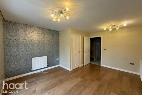 3 bedroom end of terrace house to rent, Poppy Road, Lincoln