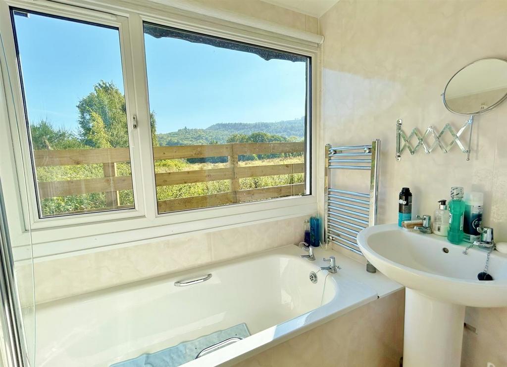 Ensuite bathroom