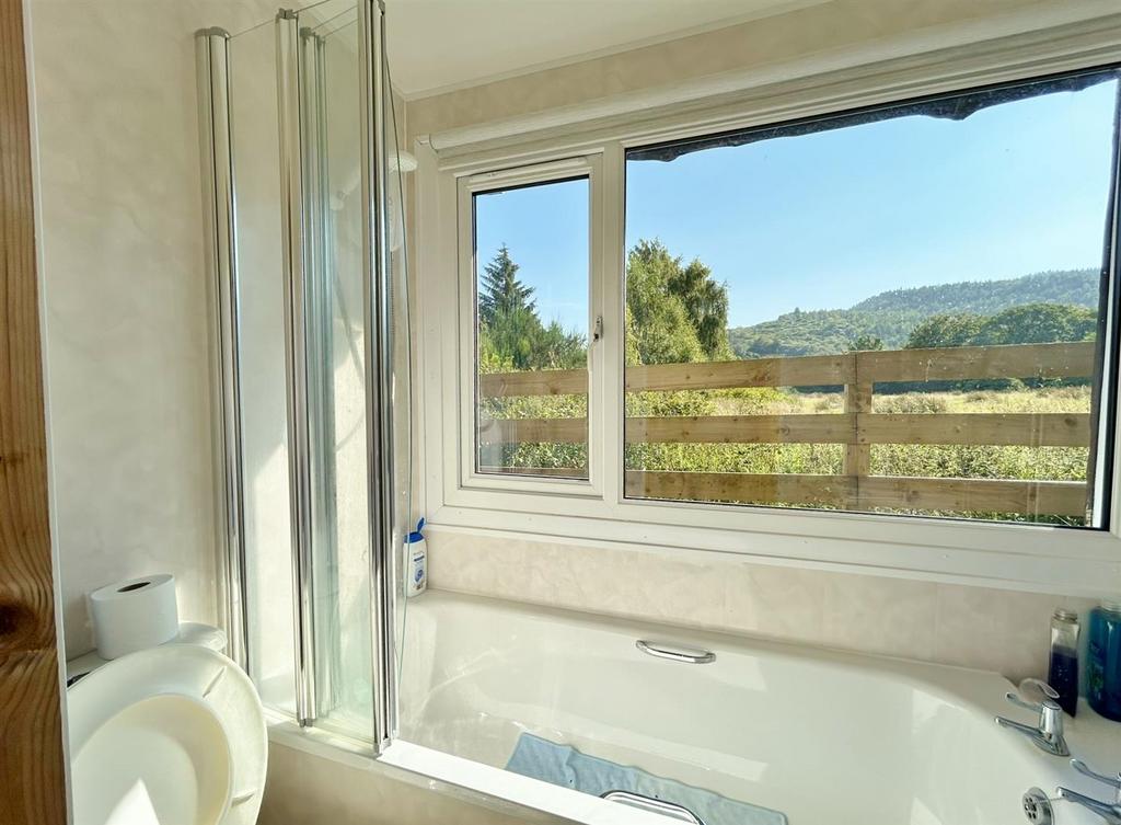 Ensuite bathroom