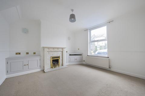 3 bedroom semi-detached house to rent, St. Johns Road, Uxbridge UB8