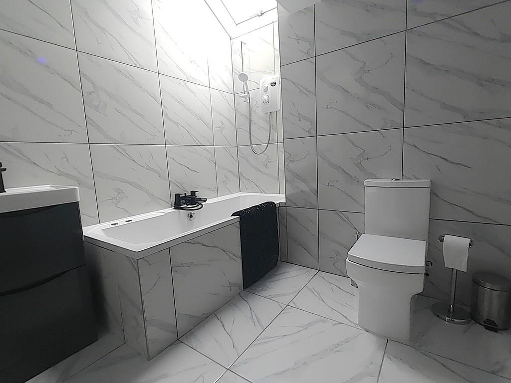 Main bathroom