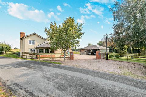 3 bedroom detached house for sale, Ryton Road, Dymock, Gloucestershire