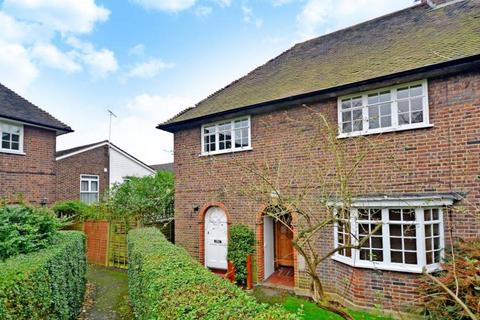 2 bedroom maisonette to rent, Neale Close Hampstead Garden Suburb NW11