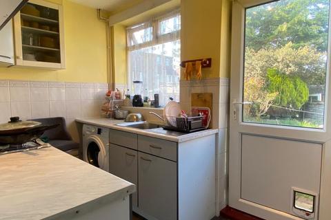 3 bedroom terraced house to rent, Newhouse Walk, Morden SM4