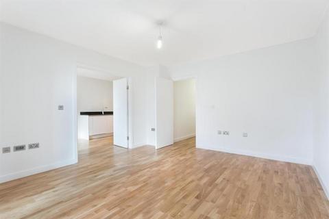 3 bedroom flat to rent, Poppyfield House, Copperwood Place, London SE10