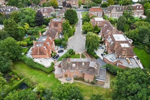 6 bedroom house for sale, Winnington Close, London N2