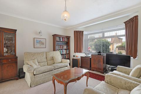 3 bedroom semi-detached house for sale, Hemnall Street, Epping