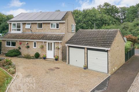 4 bedroom detached house for sale, Grovebury Close, Brundall, Norwich