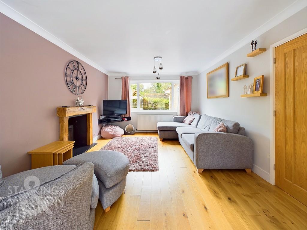 Grovebury Close, Brundall, Norwich 4 bed detached house for sale £400,000