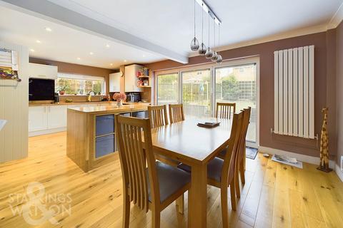 4 bedroom detached house for sale, Grovebury Close, Brundall, Norwich