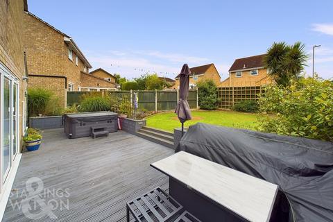 4 bedroom detached house for sale, Grovebury Close, Brundall, Norwich