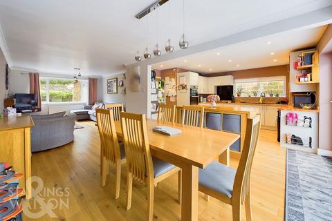 4 bedroom detached house for sale, Grovebury Close, Brundall, Norwich